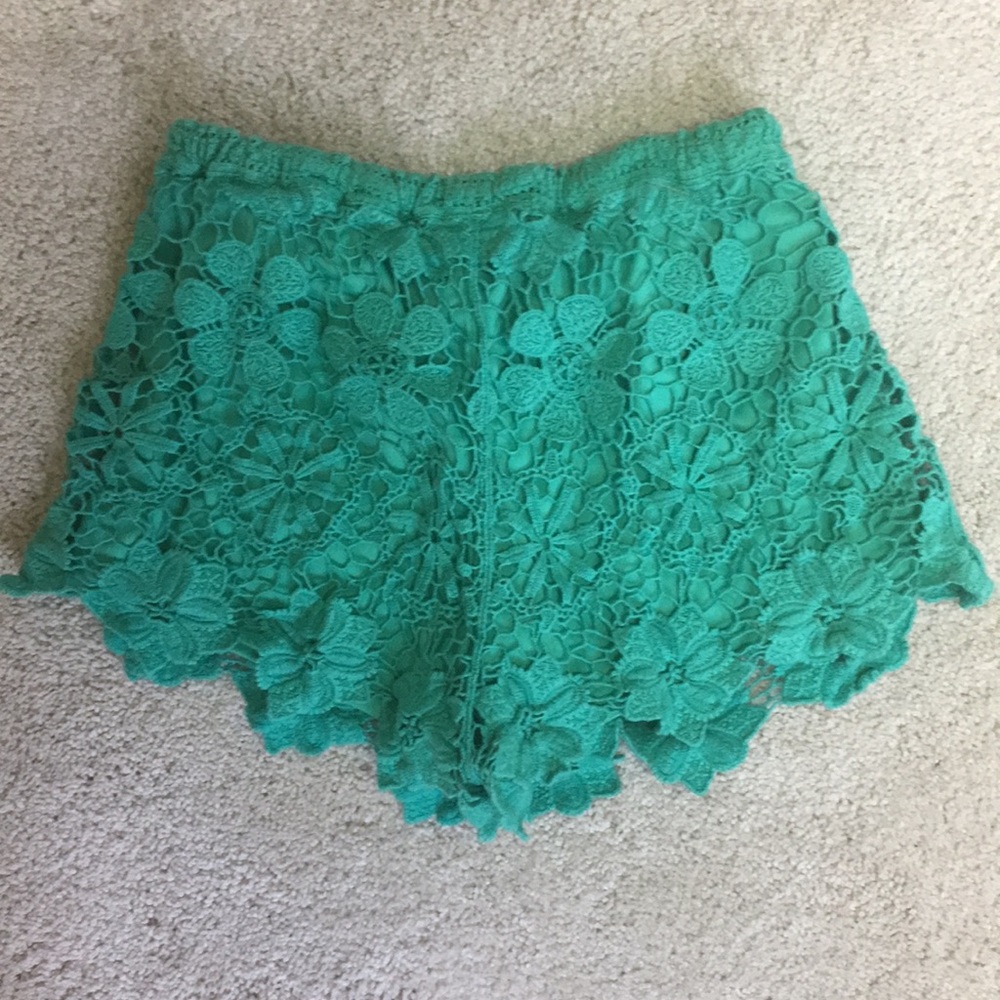 Green shorts - Picture 2 of 2